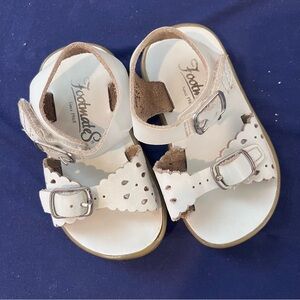 Footmates Ariel White Girls Sandals Size 4 Leather